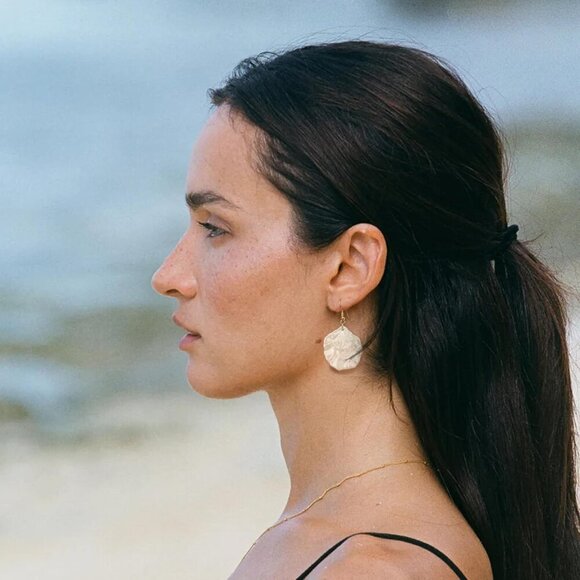 Seashell Handmade Shell Floral Petal Design Flower Dangle Earrings For Women - Picture 2 of 7